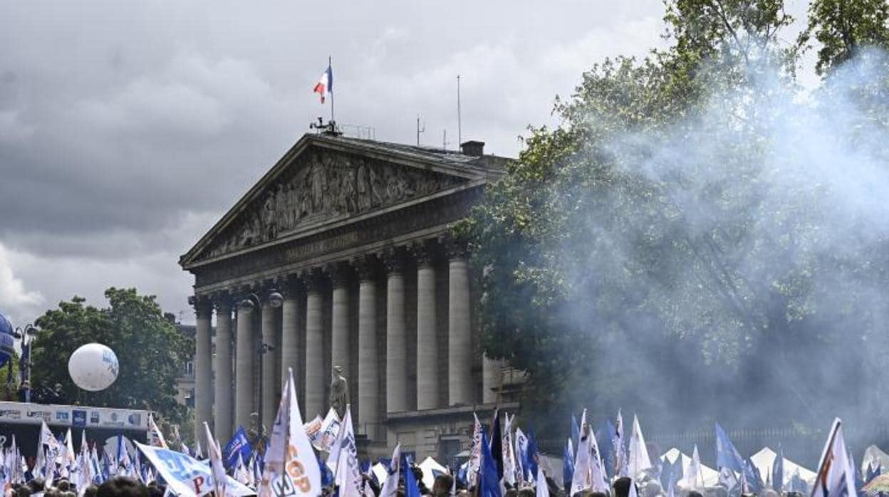 Imagen de archivo de protestas en París el año pasado
