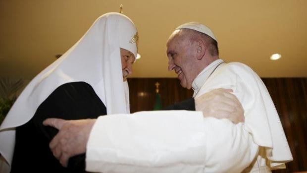El patriarcado de Moscú se ofende porque el Papa aconsejó a Kirill que no fuera «el monaguillo de Putin»