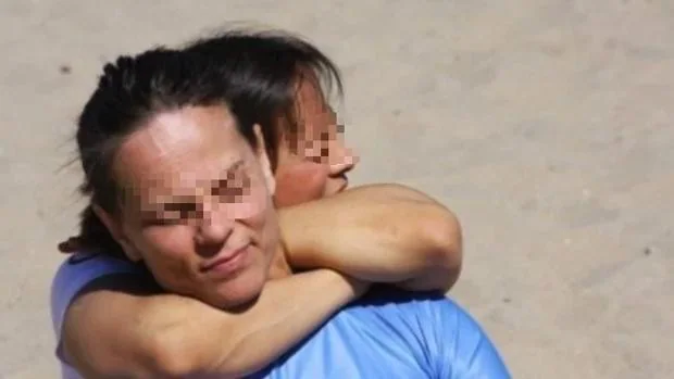 Una mujer mata al hombre que la violó estrangulándole con una técnica de jiu-jitsu: «Murió ahorcado»