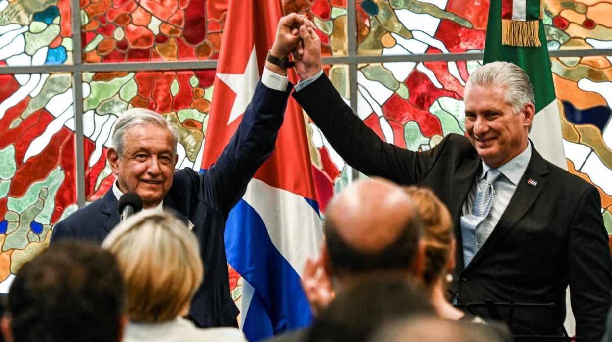 López Obrador y Díaz-Canel, ayer en el Palacio de la Revolución en La Habana