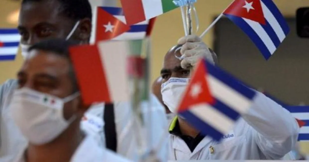 Médicos cubanos enviados a México en 2020