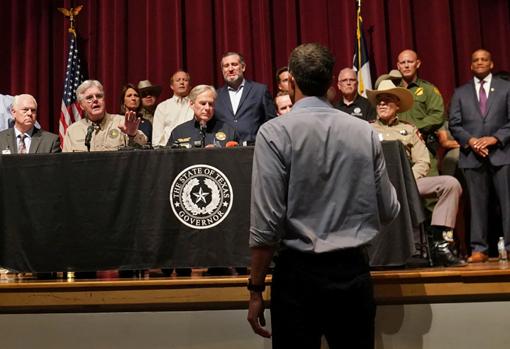 El momento en el que O'Rourke ha increpado a Abbott