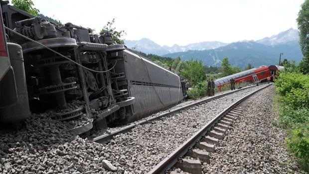 Al menos cuatro muertos y treinta heridos en un accidente de tren en Alemania