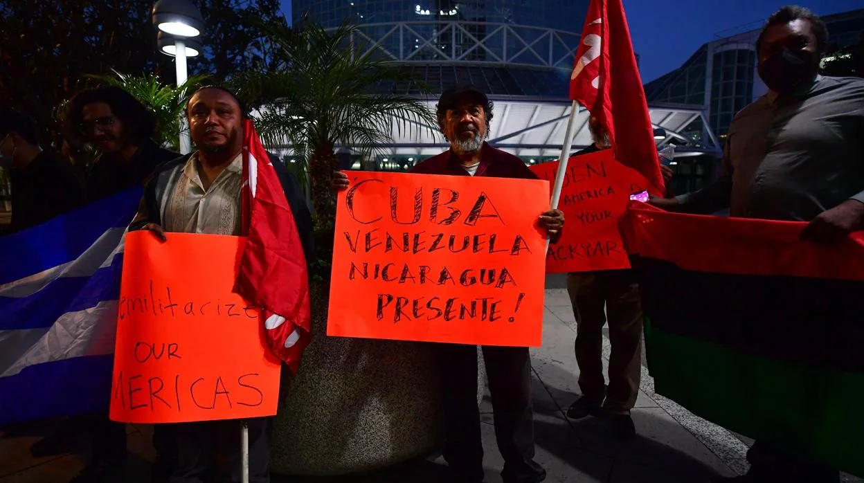 Activistas comunistas piden la presencia de Cuba en la cumbre