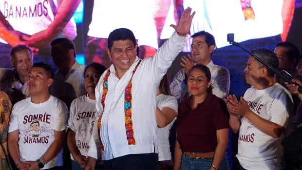 El partido de López Obrador gana cuatro de seis Gobernaciones en disputa