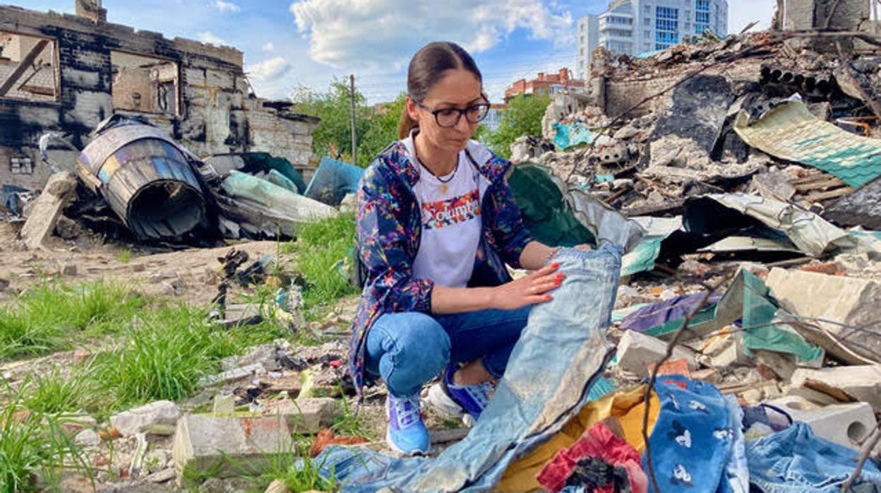 Un cazabombardero en el jardín