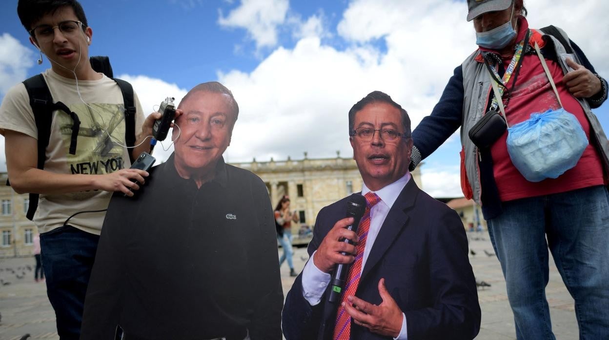 El único cara a cara entre los candidatos ha sido en los carteles