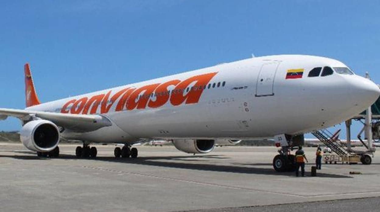 Un avión de la compañía estatal bolivariana Conviasa