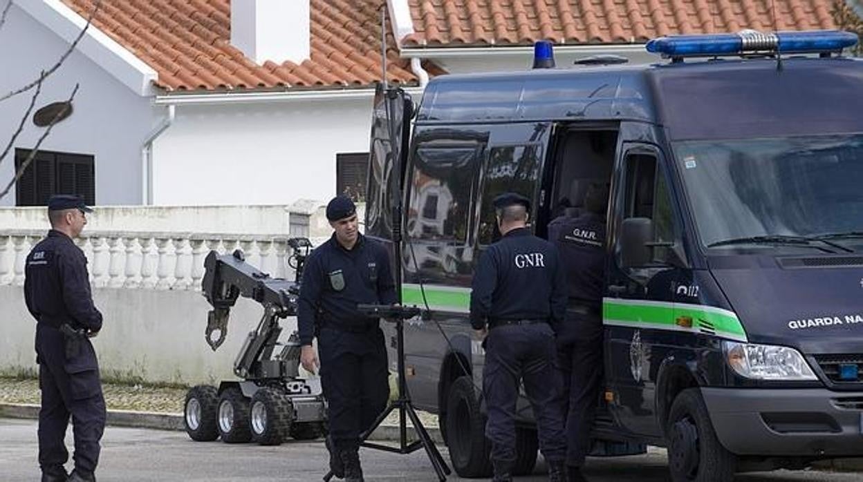 Imagen de archivo de unos agentes portugueses de la GNR