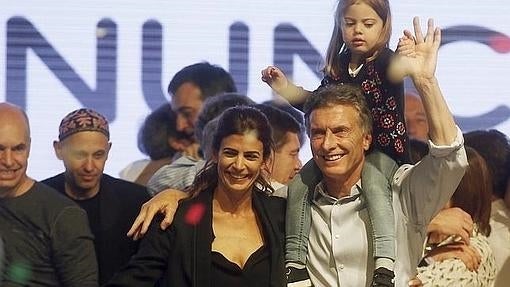 Macri celebra junto a su familia la victoria y el vuelco electoral en Argentina