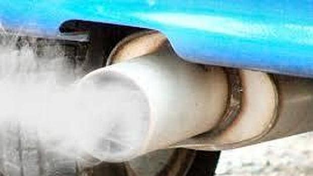 CO2 y NOx son los gases contaminantes que generan los coches
