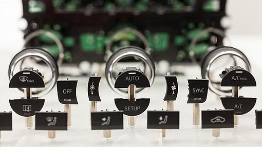 Hasta el mando más nimio es estudiado con detenimiento