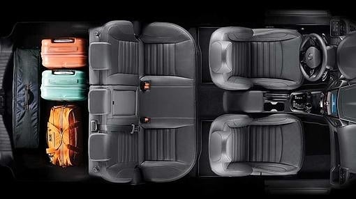 Las plazas traseras son generosas en el hueco longitudinal