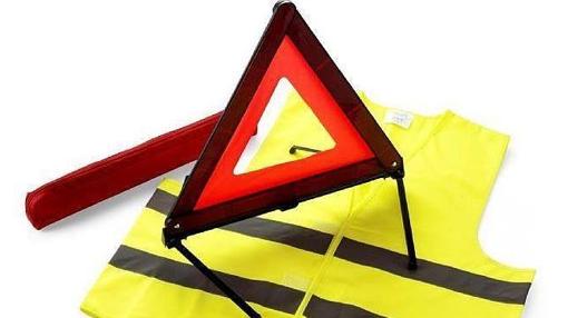 El chaleco es obligatorio para salir del coche en medio de la circulación
