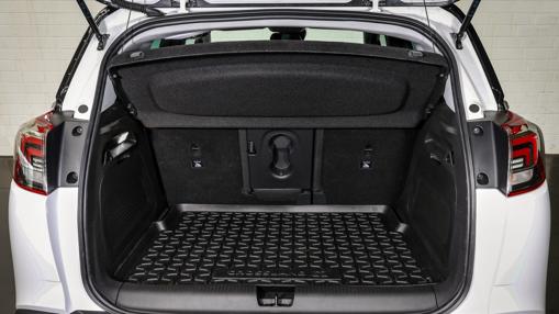El maletero tiene una capacidad de 520 litros, que se amplía a los 1.255 litros con los asientos abatidos