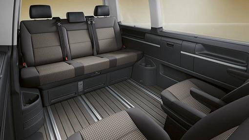 El suelo del "Bulli 70 aniversario llega con un look de madera estilo barco