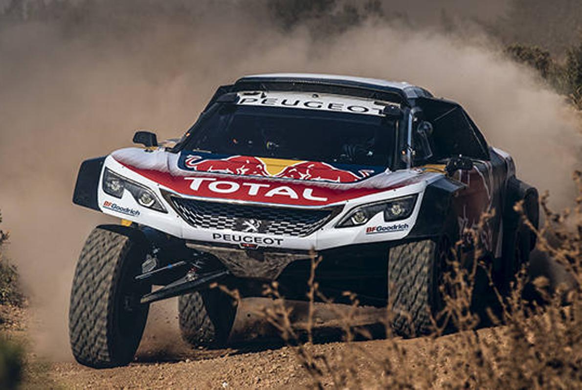 Peugeot presenta el 3008DKR Maxi, su ultima fiera