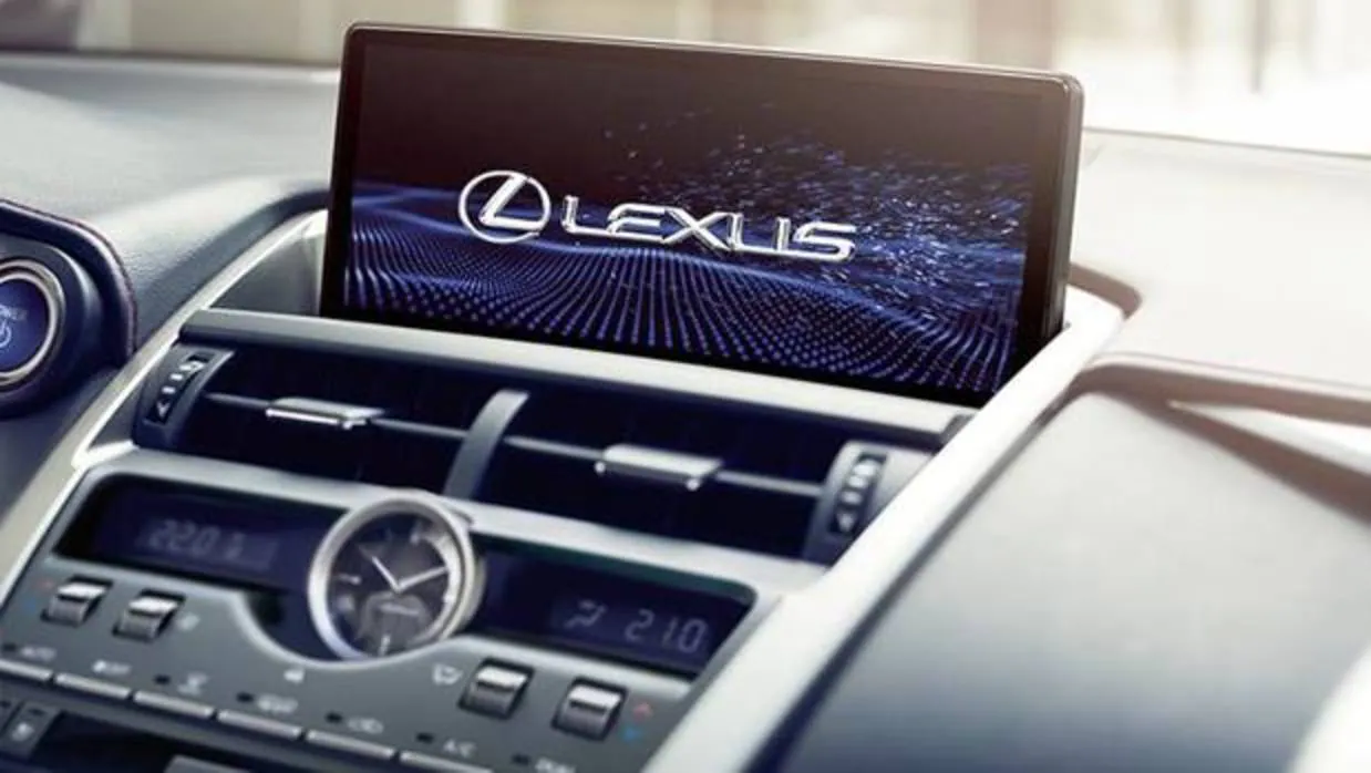 Lexus presenta en Frankfurt el crossover NX y un  renovado CT