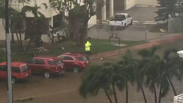 Este coche se salva milagrosamente tras el paso del huracán Irma