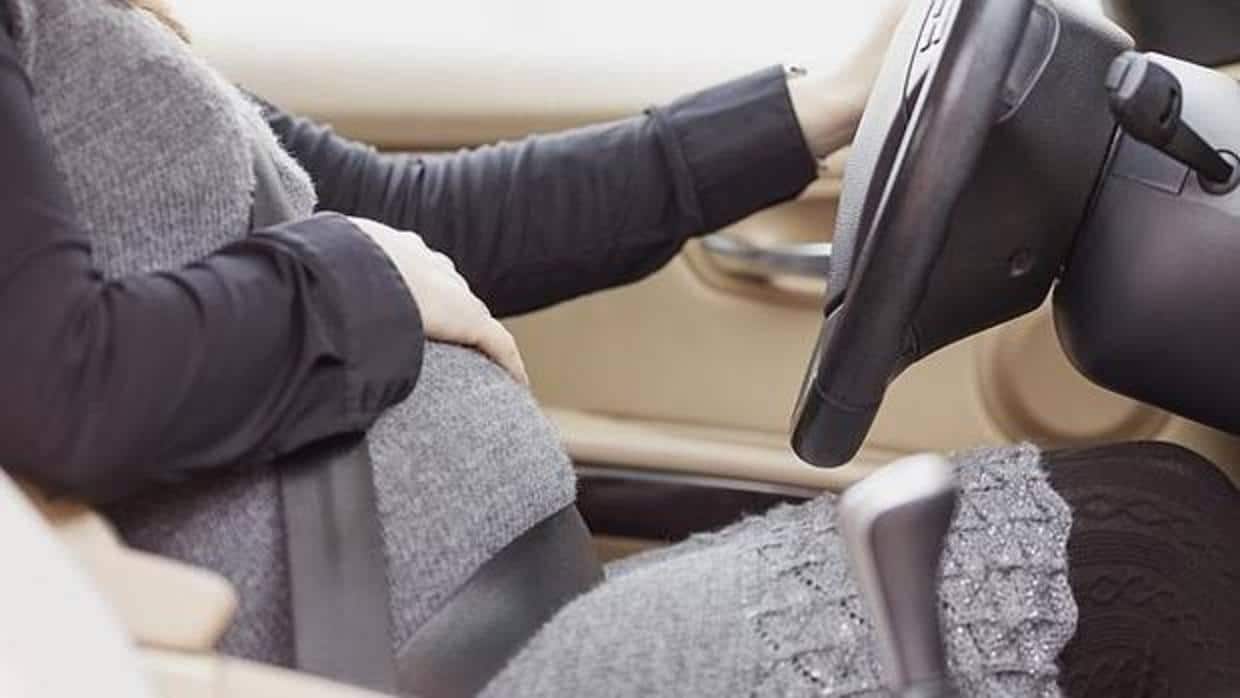 Cómo sentarse al volante si estás embarazada