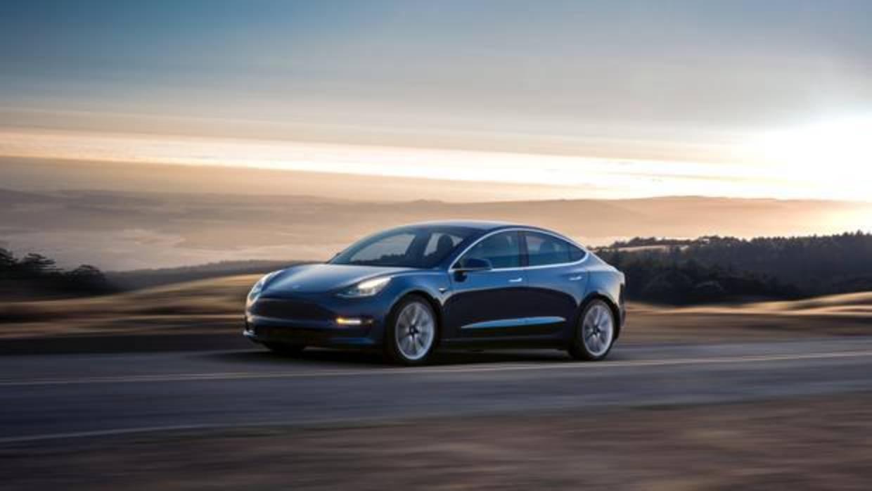 Más de 12 fallos en tres días en uno de los primeros  Tesla Model 3, según su propietario