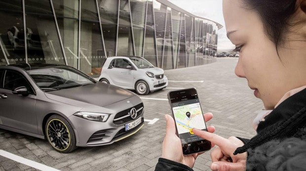 El coche que se aparca él solo desde el móvil