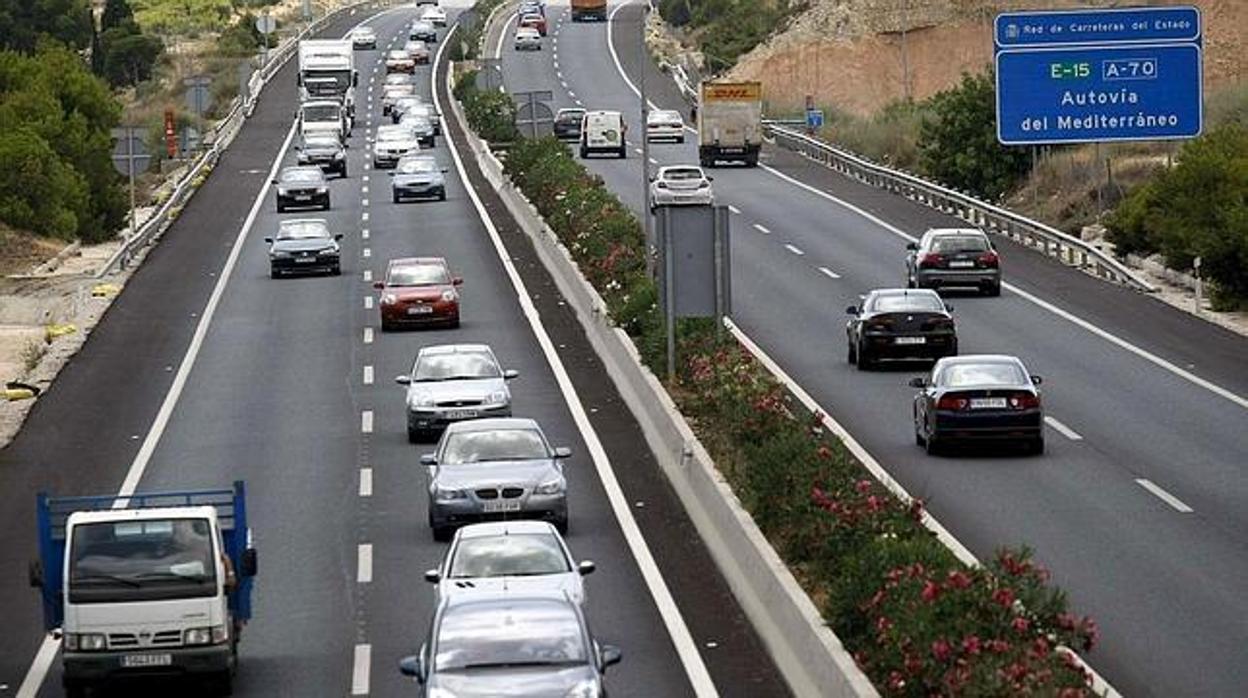 La DGT avisa: cómo usar el carril derecho correctamente