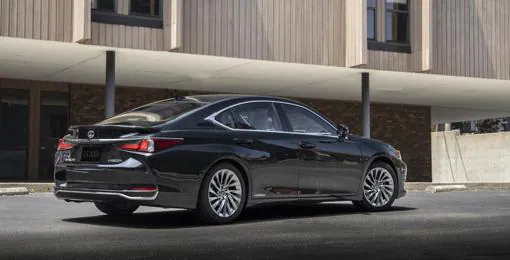 Nuevo Lexus ES 300h: elegancia híbrida