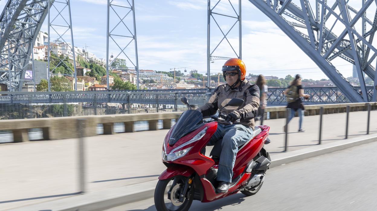 Honda PCX 125 2019: renovación completa de un clásico