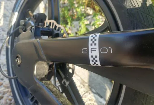 Probamos la bicicleta eléctrica plegable Peugeot eF01: una ágil compañera para moverse sin restricciones