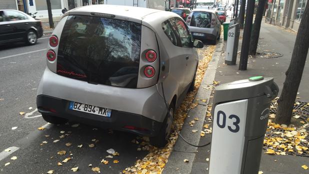 El litio y el cobalto se disparan y ponen el riesgo la expansión del coche eléctrico