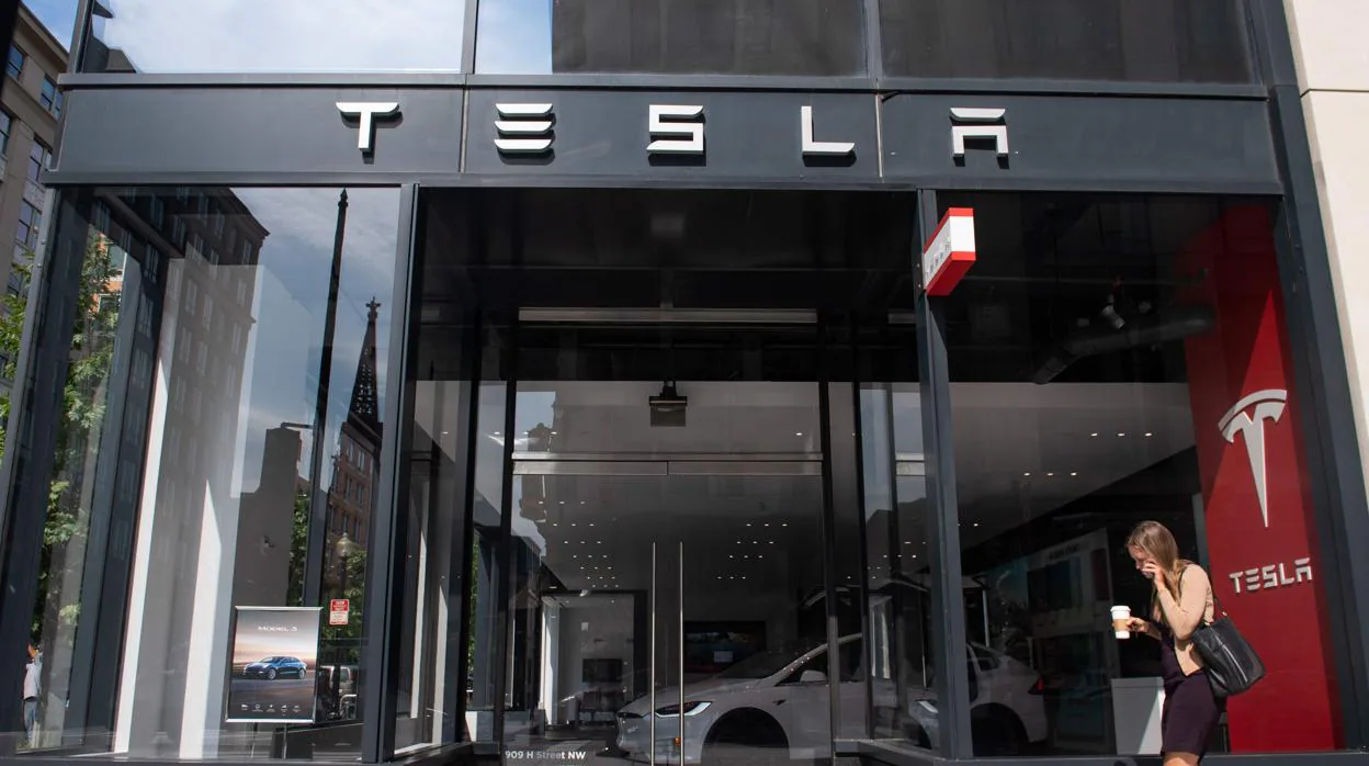 El Consejo de Administración de Tesla crea un comité para evaluar su salida de la Bolsa