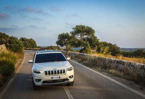 Jeep Cherokee 2019: El SUV medio de Jeep acentúa sus habilidades off-road