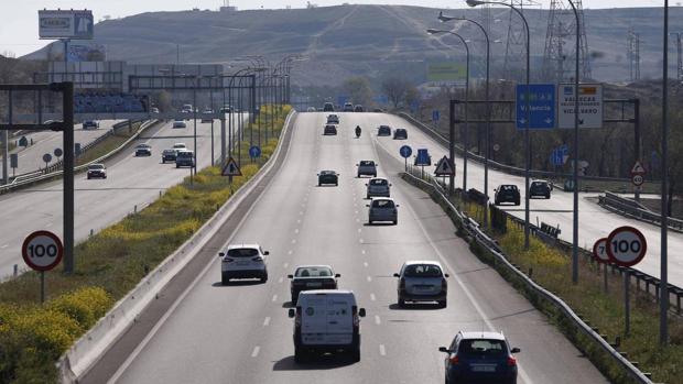 Para el 70% de los madrileños el coche es imprescindible en su día a día