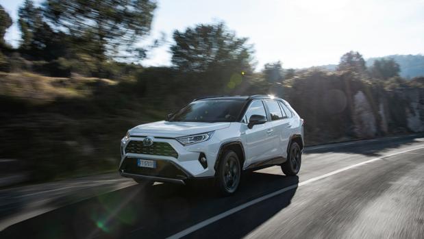 RAV4 2019: más aventura y eficiencia junto a un diseño transformado