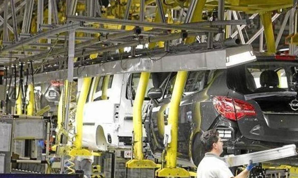 Se profundiza la caída en producción y exportaciones de coches en el mes de enero