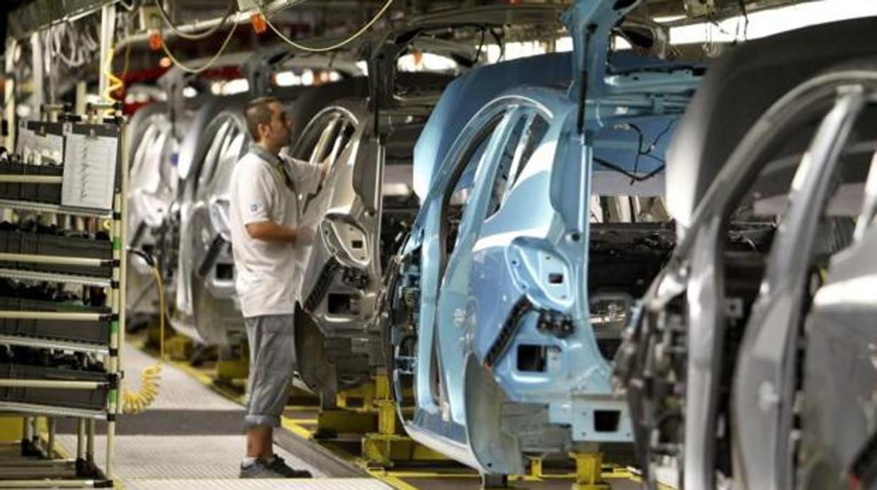 PSA será en 2020 el único constructor de vehículos 100% eléctricos en todas sus plantas españolas