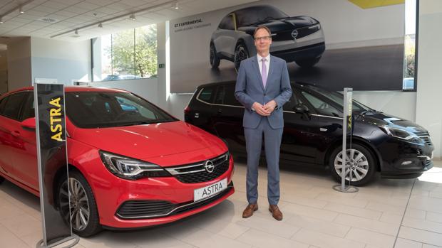 Lohscheller (Opel): «Los coches eléctricos no solo son verdes; también muy divertidos»