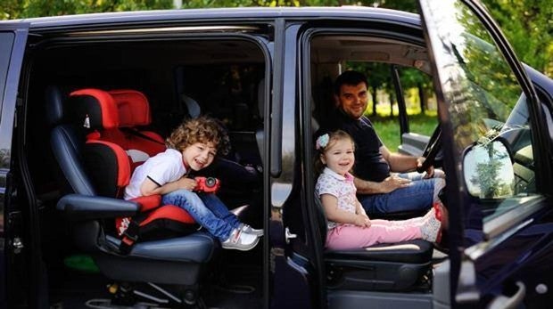 Cómo viajar en coche en familia y que no parezca una pesadilla