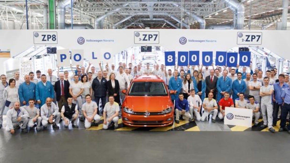 Naranja, diésel y camino de Alemania: el Polo «ocho millones» prueba la fortaleza de Volkswagen Navarra