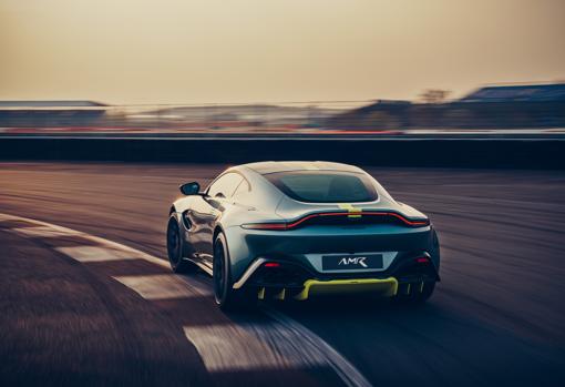 Aston Martin Vantage AMR: deportividad extrema con con cambio manual