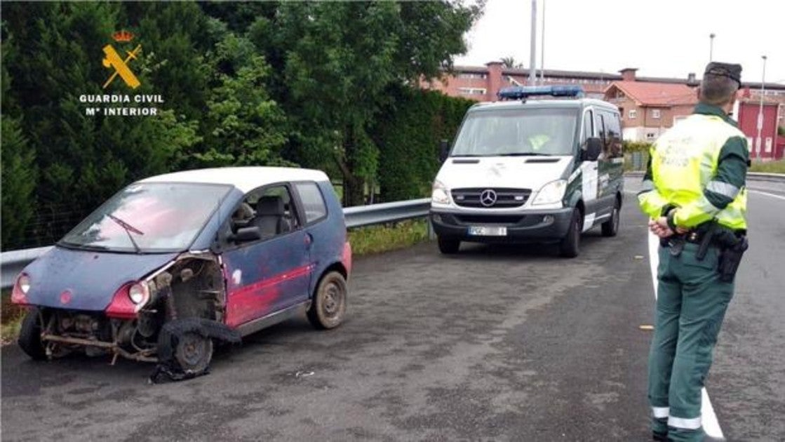 Denunciado por circular ebrio por la autovía con un cuadriciclo destartalado, sin ITV ni seguro