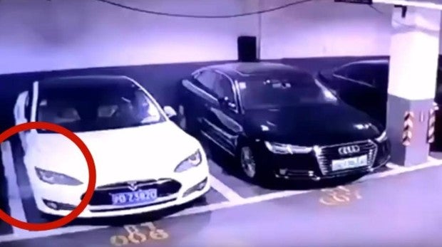 Tesla investiga la extraña explosión de uno de sus coches en China