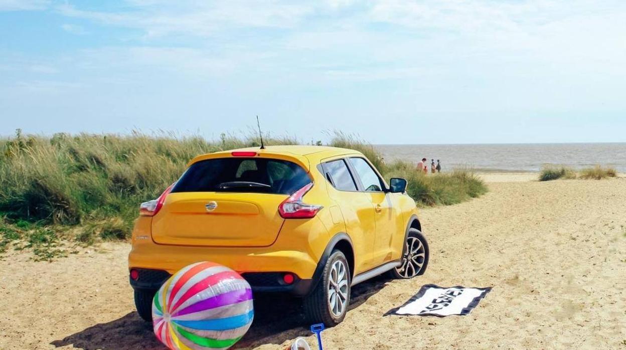 Los secretos del parasol del coche: un simple cartón que te puede salvar la vida