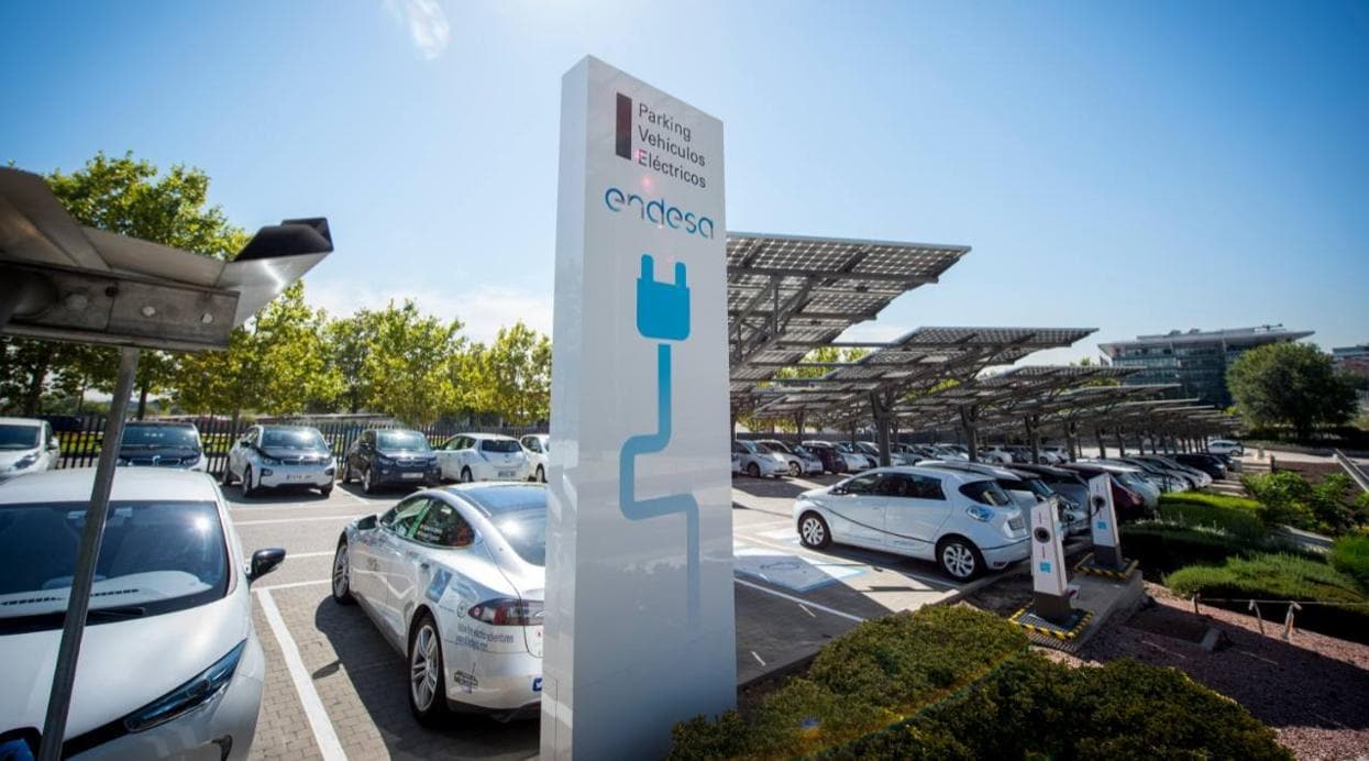 Endesa instalará más de 100.000 puntos de carga para coches eléctricos en los próximos cinco años