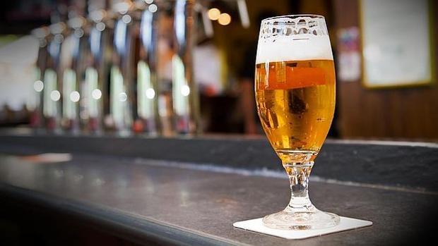 Cuántas cervezas, vino, vermouth o copas se pueden beber antes de dar positivo en un control de alcoholemia