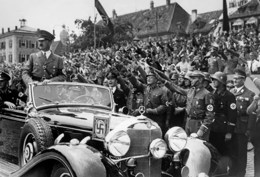 Hitler, homenajeado en 1937