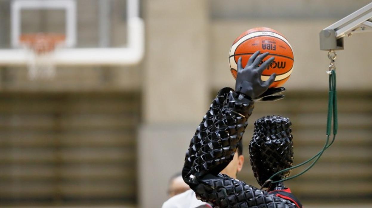 Toyota crea un jugador de baloncesto que nunca falla