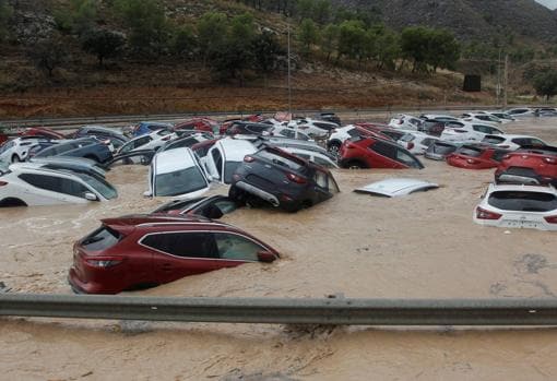 ¿Qué le pasa a tu coche si queda bajo el agua en una inundación?