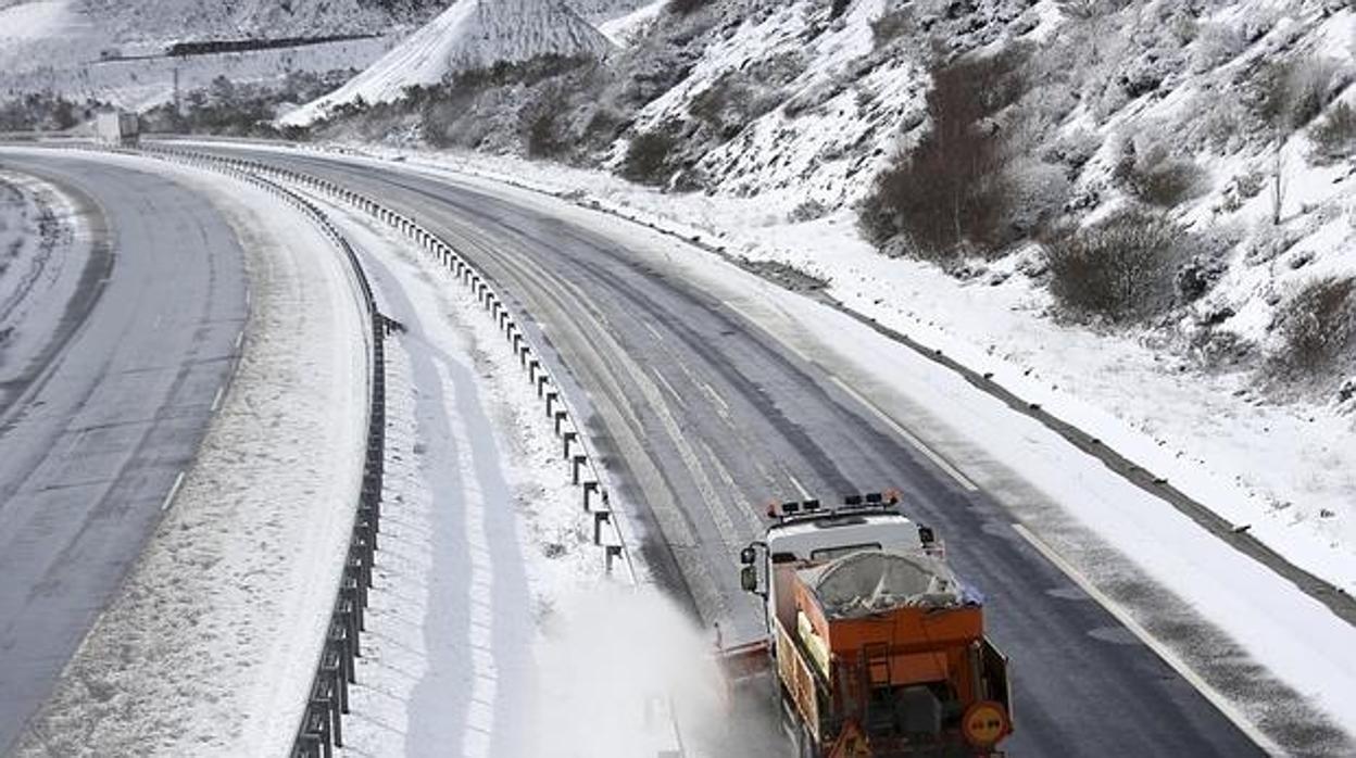 En qué nos tenemos que fijar para no coger el coche si nieva